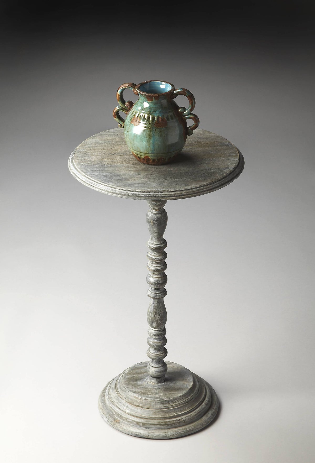 Pedestal Accent Table M967768