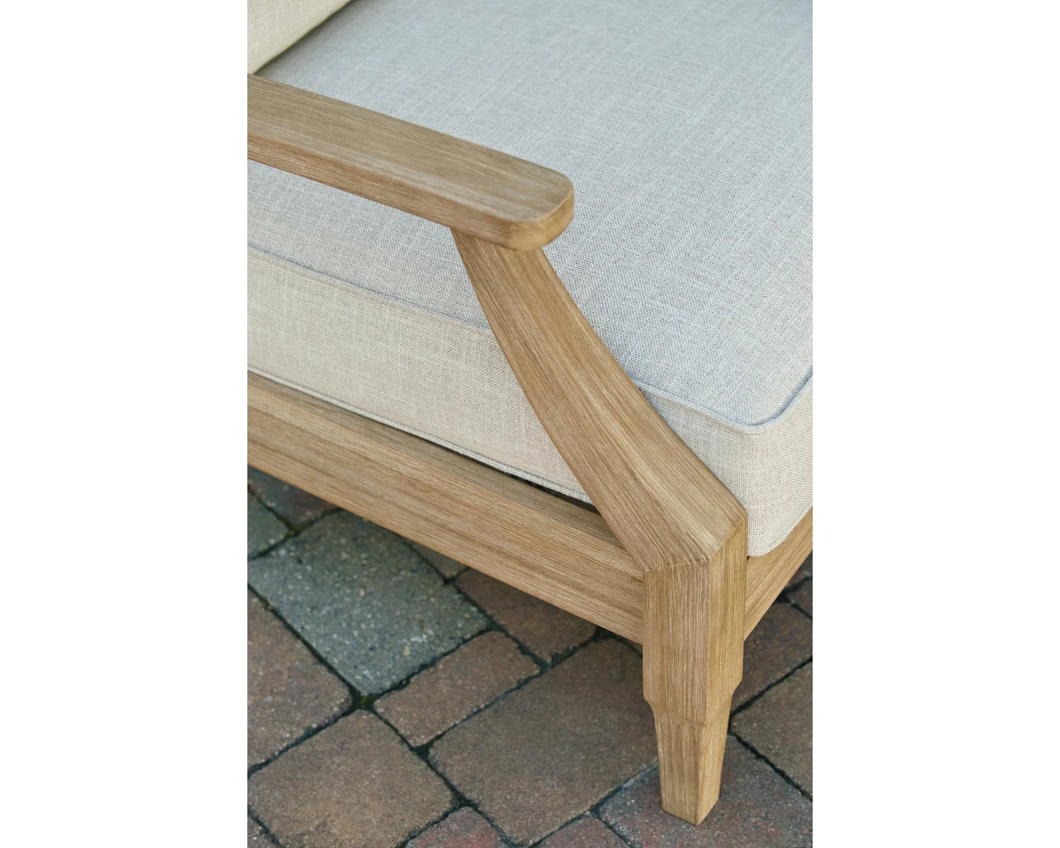 Beige Lounge Chair with Cushion O30511