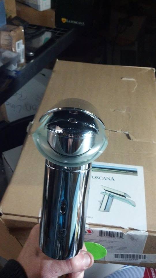 Chrome Single Handle Lavatory Faucet with Glass Spout V116