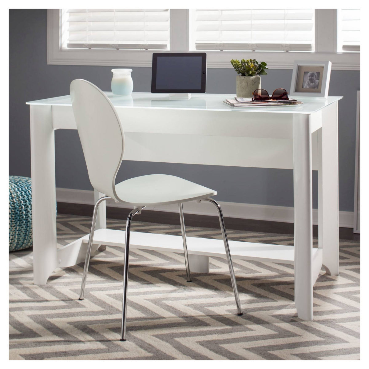 Pure White Writing Desk V773502