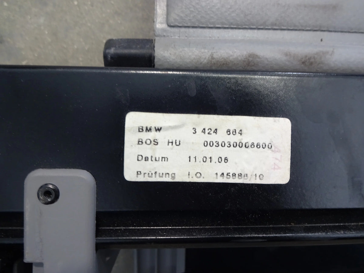 2006 BMW X3 Grey Retractable Cargo Cover G238042