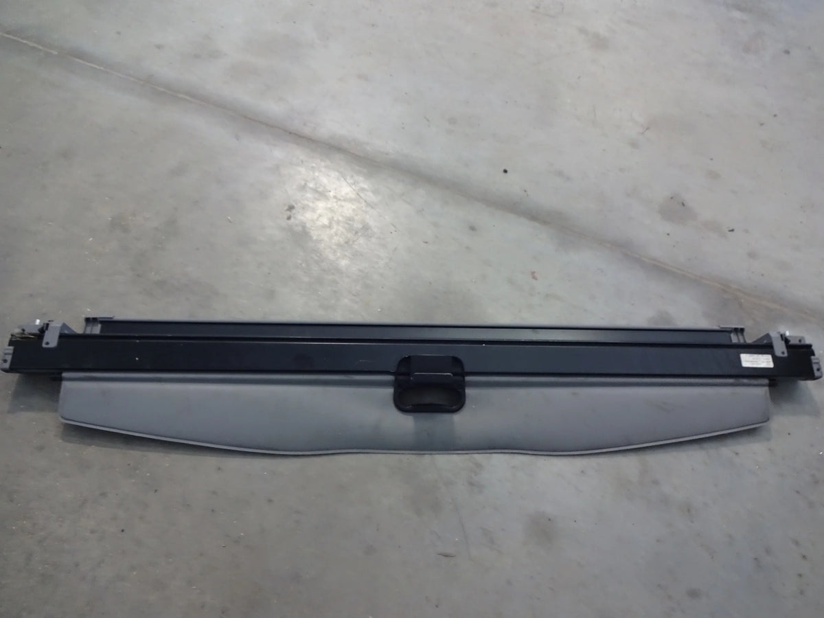2006 BMW X3 Grey Retractable Cargo Cover G238042