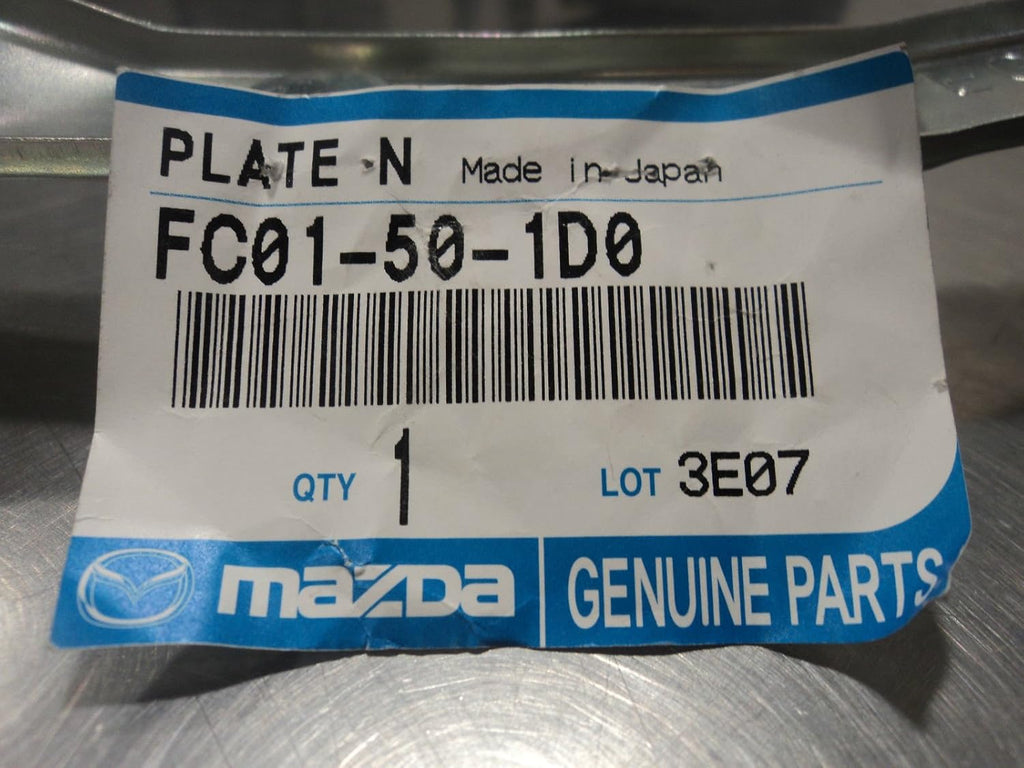 Front Left and Right Bumper Retainer Bracket Set Pack of 2 K614720