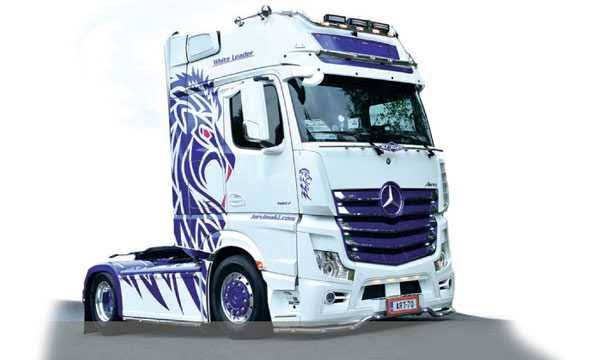 Mercedes-Benz Actros MP4 Giga Space 1:24 M329