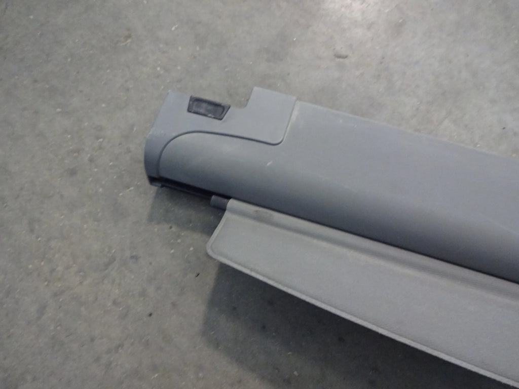 2006 BMW X3 Grey Retractable Cargo Cover G238042